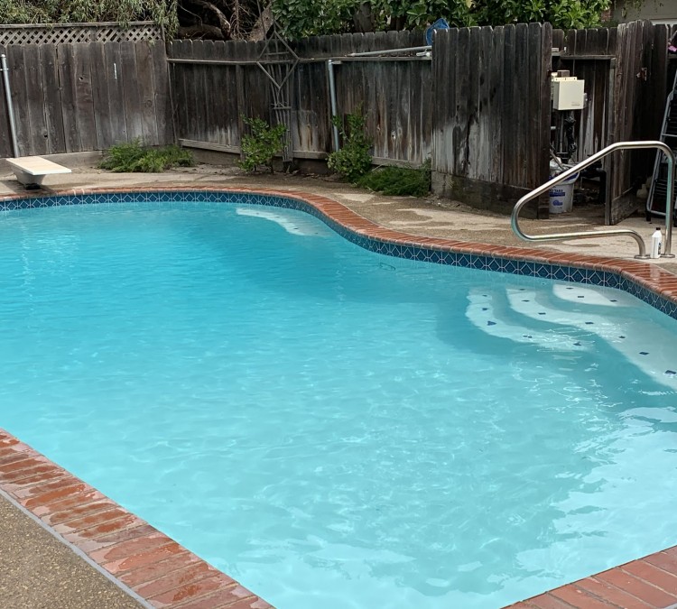 extravagant-pool-remodeling-photo
